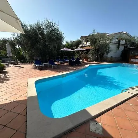 Monica Aparthotel